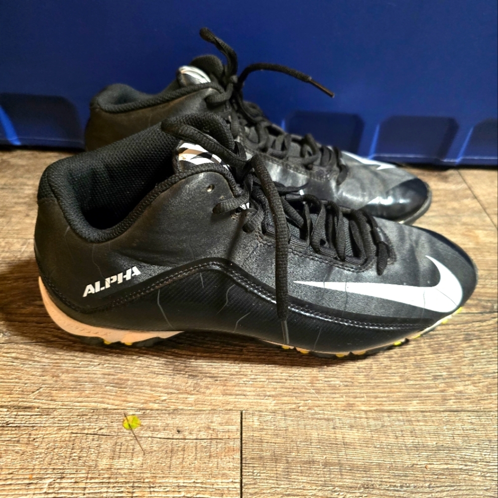 Nike Alpha Shark 2 Mens 9 FastFlex Football Cleats 725236-002 Black White
